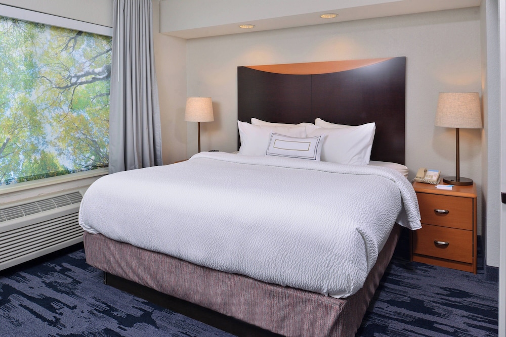 Fairfield Inn & Suites by Marriott Beloit - photo 11