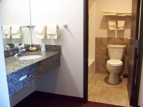 North Park Inn & Suites - photo 9