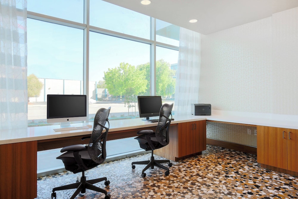 SpringHill Suites by Marriott San Jose Airport - photo 16