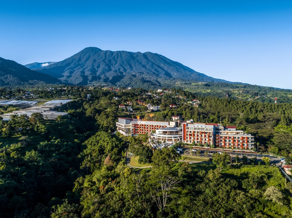 Pesona Alam Resort & Spa — 4-Star Luxury Hotel in Bogor, Indonesia