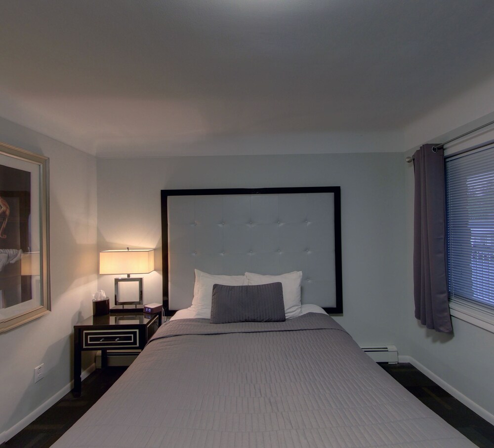 Hotel Royal Oak - photo 13