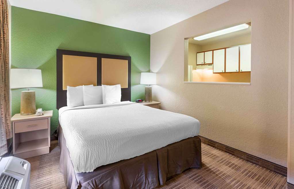 Extended Stay America Select Suites Raleigh Cary Regency Parkway S - photo 16