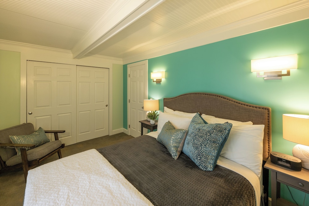 Seaside Oceanfront Inn - photo 19