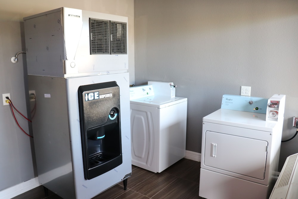 Atlantis Inn and Suites - photo 20