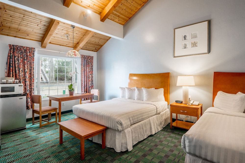Butterfly Grove Inn - photo 6