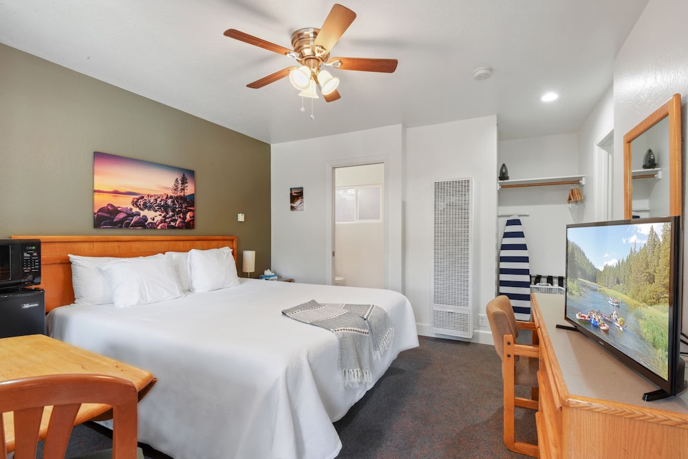 Crown Motel and Family Resort - photo 52
