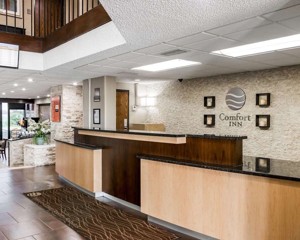 Comfort Inn Metro Airport - photo 9