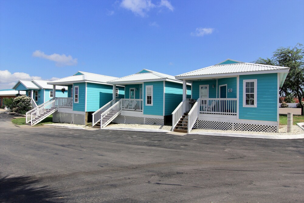 Shark Reef Resort Motel & Cottages - photo 33