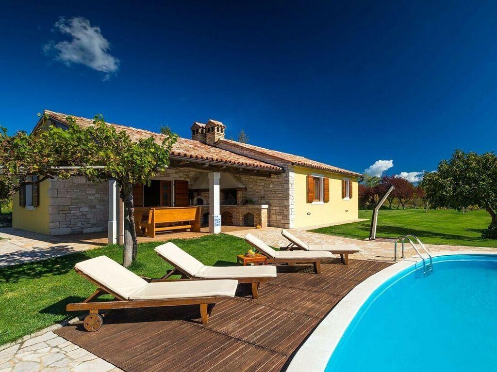 Villa Fiore Comfortable holiday residence — 4-Star Luxury Hotel in Zminj, Croatia