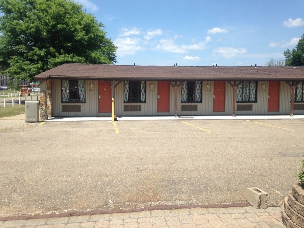 Deer Creek Motel - photo 12