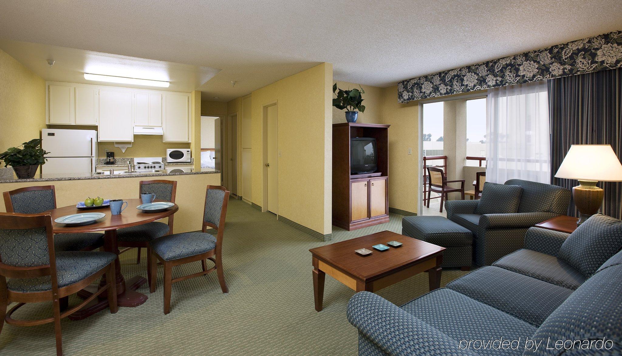 Sommerset Suites Hotel - photo 6