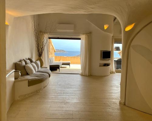 San Teodoro Punta Est Fantastico Trilocale Vista Mare — 4-Star Luxury Hotel in San Teodoro, Italy