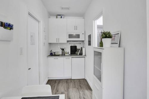 Cozy Studio Apartment — 4-Star Luxury Hotel in Miami, United States