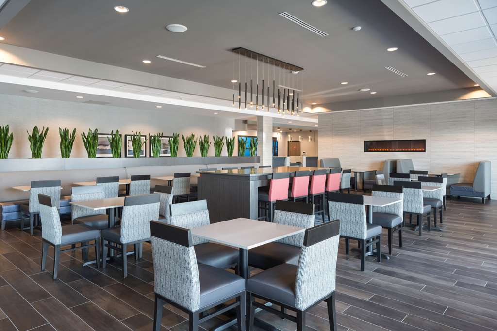Comfort Suites Kennewick At Southri - photo 64