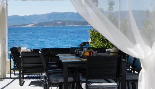 Sea View apartment Maja — 4-Star Luxury Hotel in Bol, Croatia