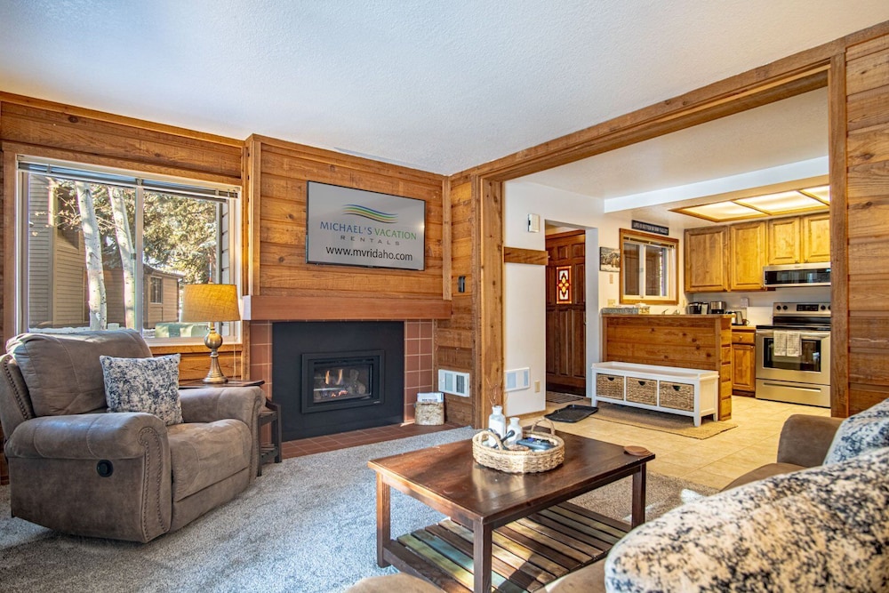 Elkhorn Bluff Condo Complex & Resort Amenities — hotel in Sun Valley