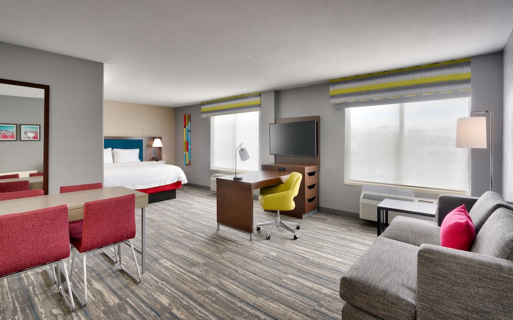 Hampton Inn & Suites Salt Lake City Airport - photo 24