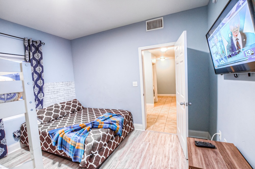 Laketown Wharf Resort by Aneliya's Rentals - photo 129