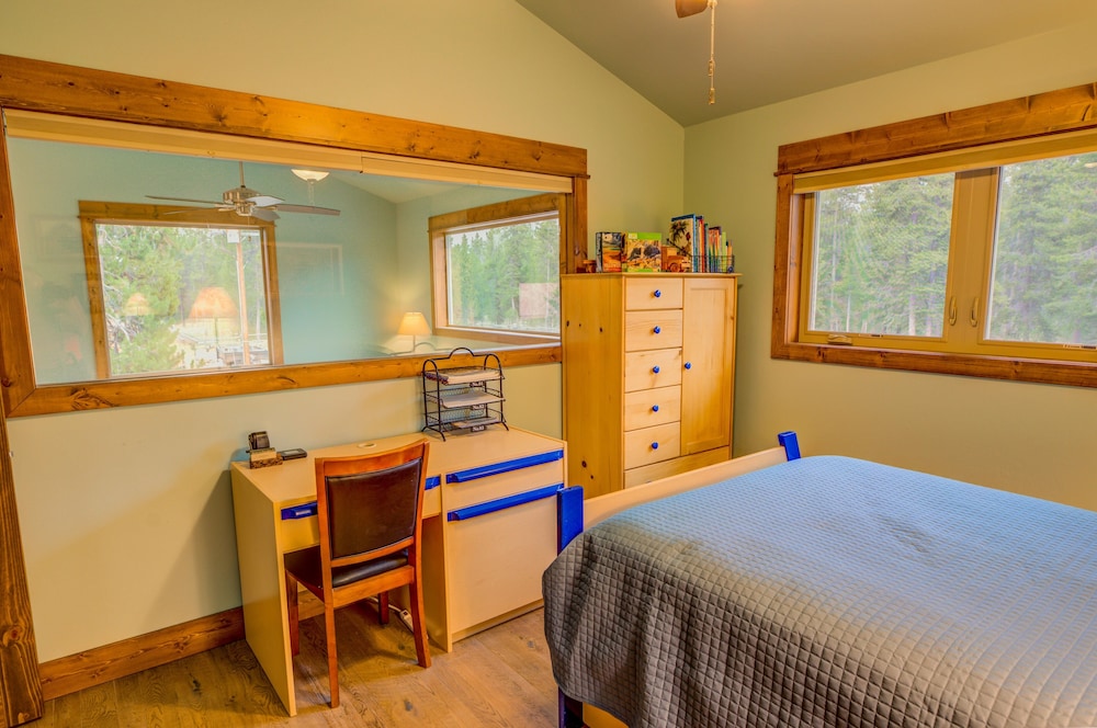 Barnes On Boundary Unit B in West Yellowstone, United States