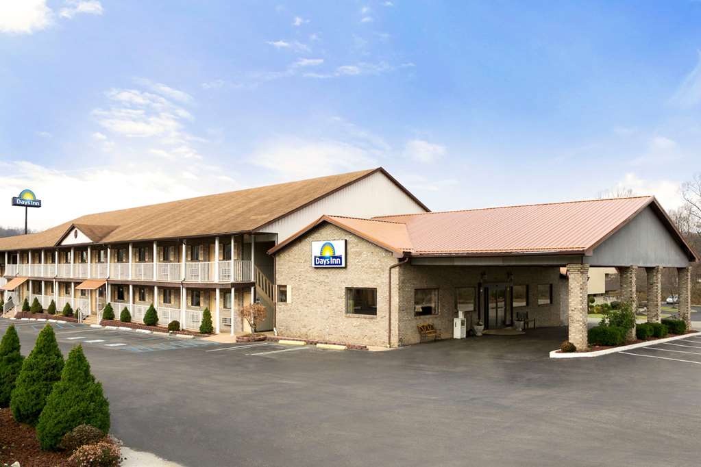 Days Inn by Wyndham Huntington - featured photo