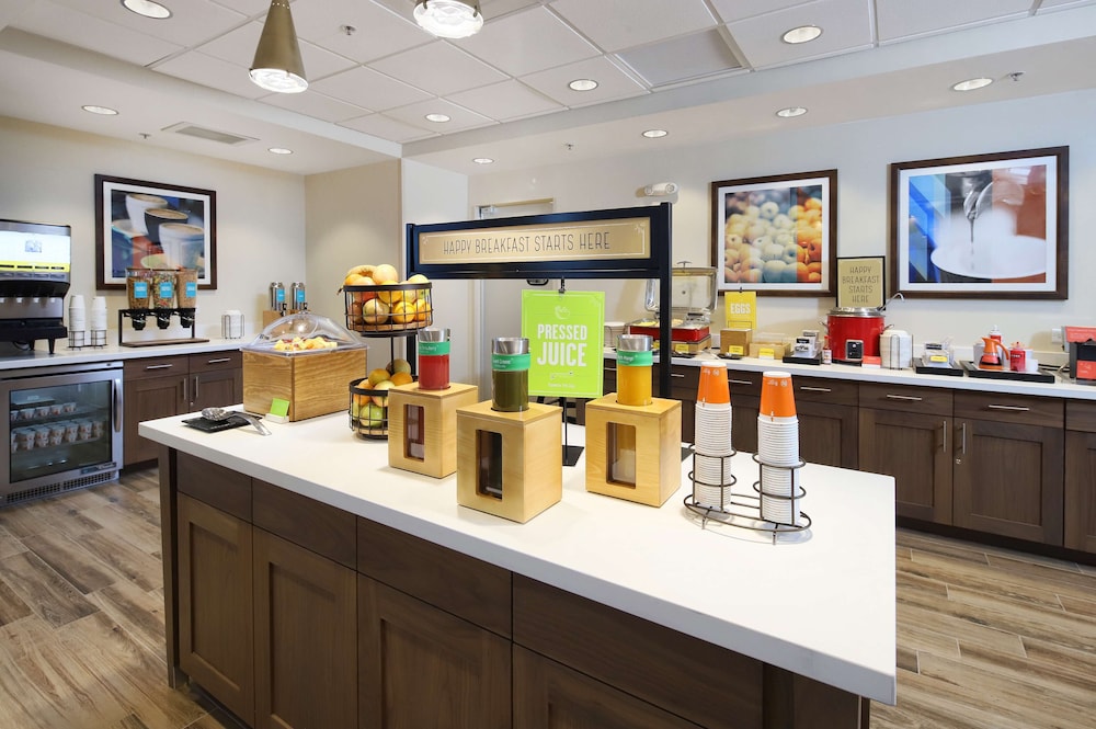 Hampton Inn & Suites Tucson Tech Park - photo 23