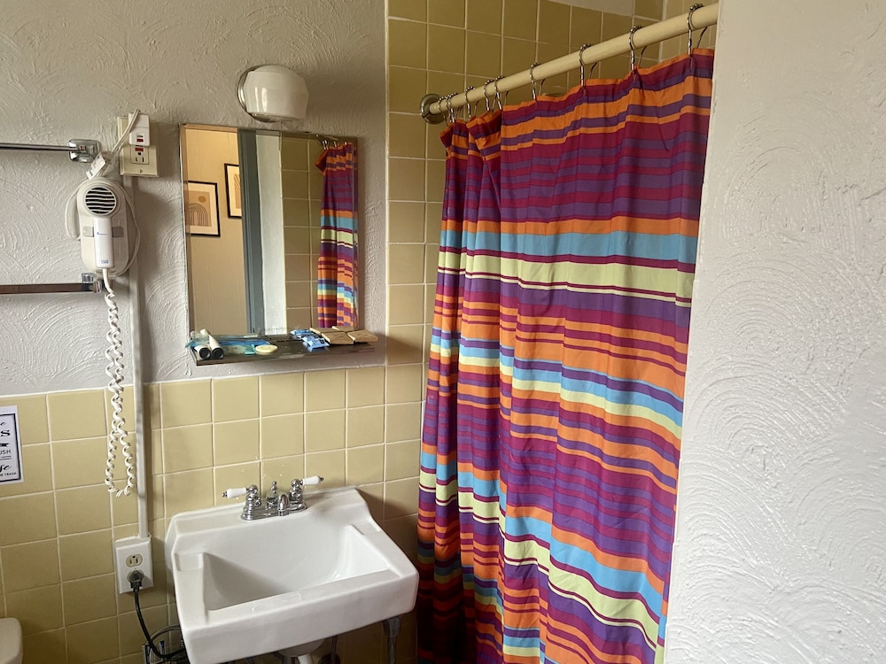 Yellow Springs Motel - photo 11