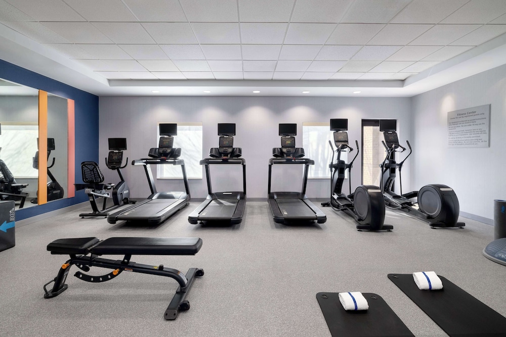 Hampton Inn & Suites Columbia South Fort Meade Area - photo 45