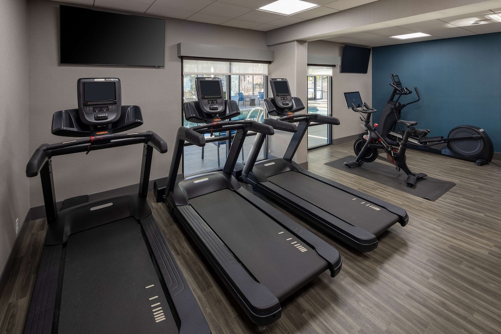 Hampton Inn Asheville Tunnel Rd. - photo 22