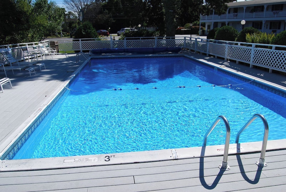Cedar Crest Inn - photo 9