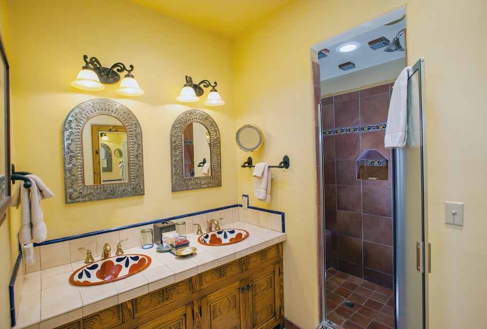 Inn on La Loma Plaza - photo 57
