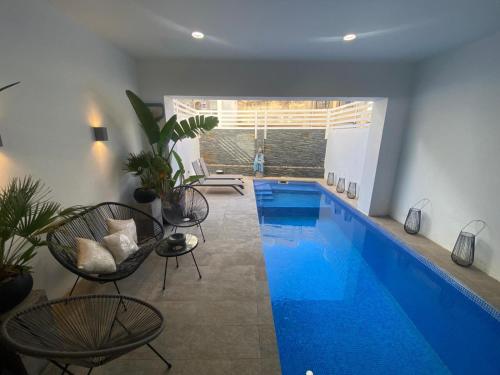 Luxurious 3 Bedroom with POOL — 4-Star Luxury Hotel in San Giljan, Malta