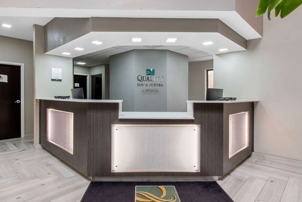 Quality Inn & Suites Brownsburg Indianapolis West - photo 4