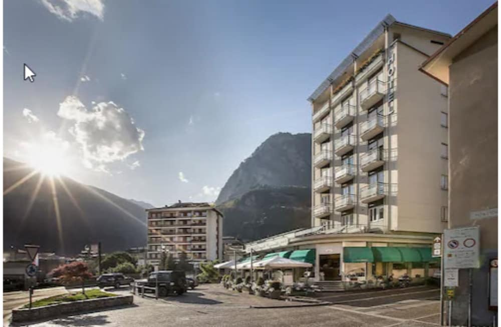 Hotel Conradi — hotel in Chiavenna