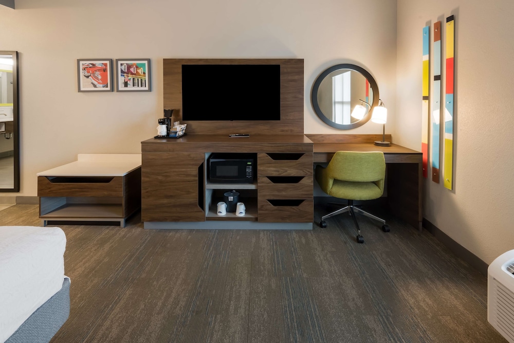 Hampton Inn & Suites Fredericksburg at Celebrate Virginia - photo 38