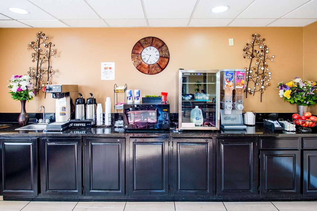 Rodeway Inn Central Colorado Springs - photo 33