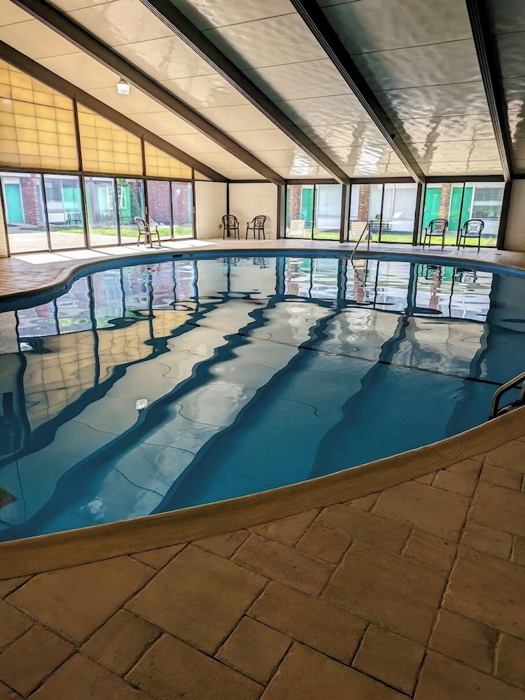 Ramada by Wyndham Butler Tesla Biohealing Resort - photo 33