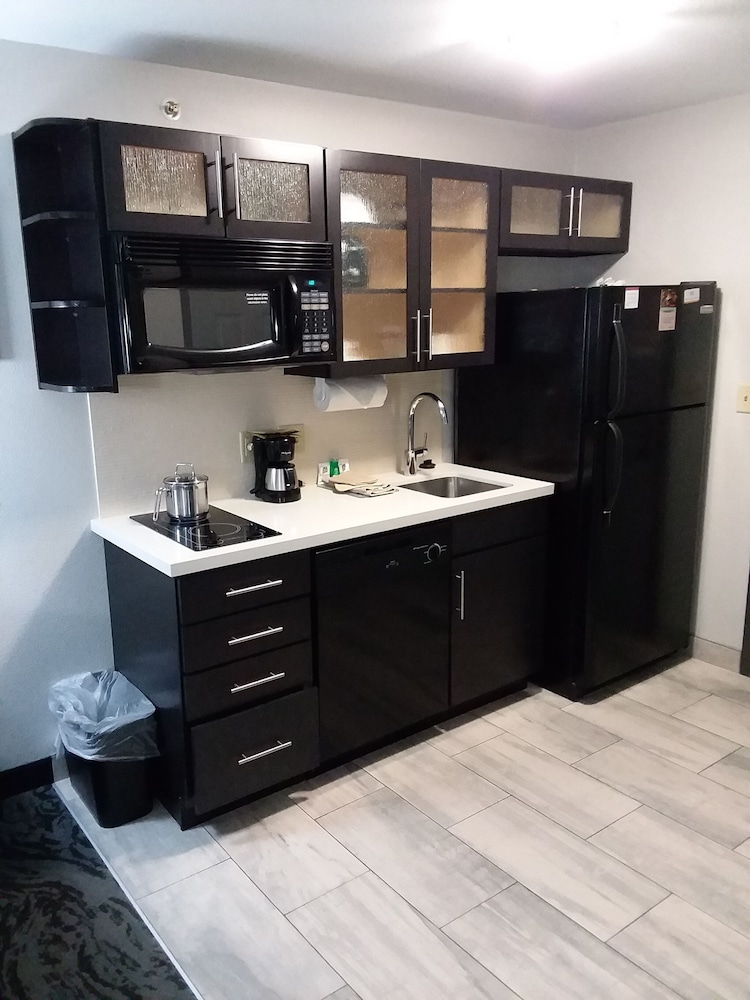 Candlewood Suites Knoxville Airport Alcoa by IHG - photo 31