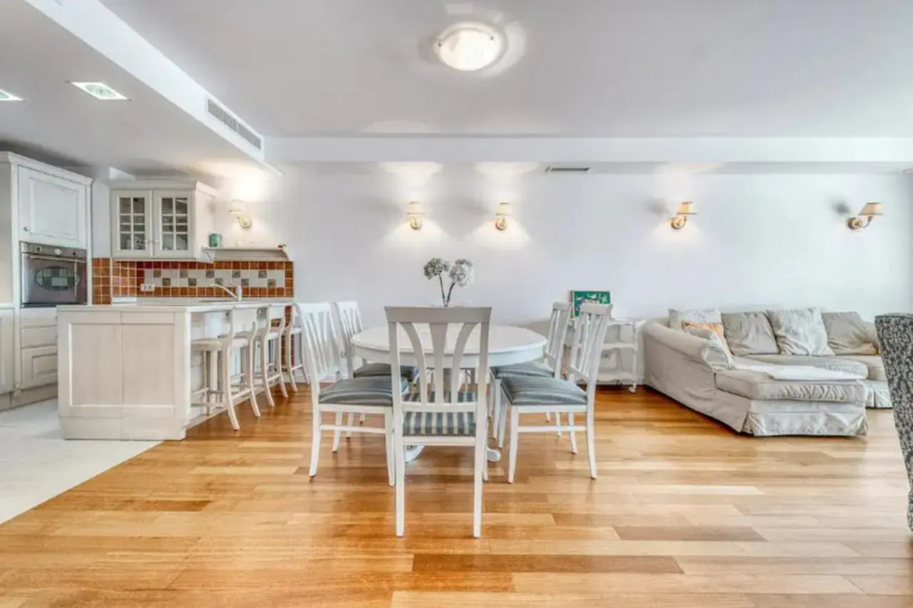 Ana Guesthouse