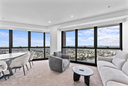 Cloud 56 Luxury Stay Level 56 with Free Onsite Parking