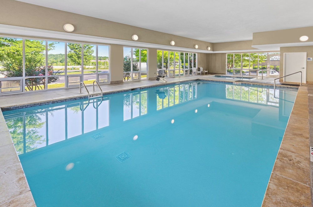 Holiday Inn Express Hotel Ooltewah Springs Chattanooga by IHG - photo 36