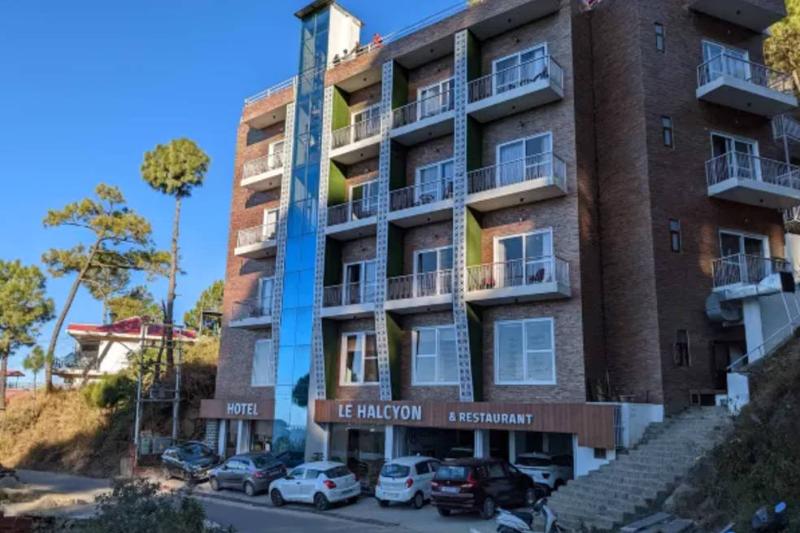 Hotel Le Halcyon Kasau in Solan, India