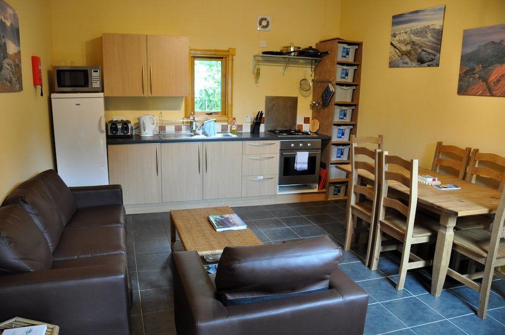 Forest Way Bunkhouse - carbon neutral hotel in Highland