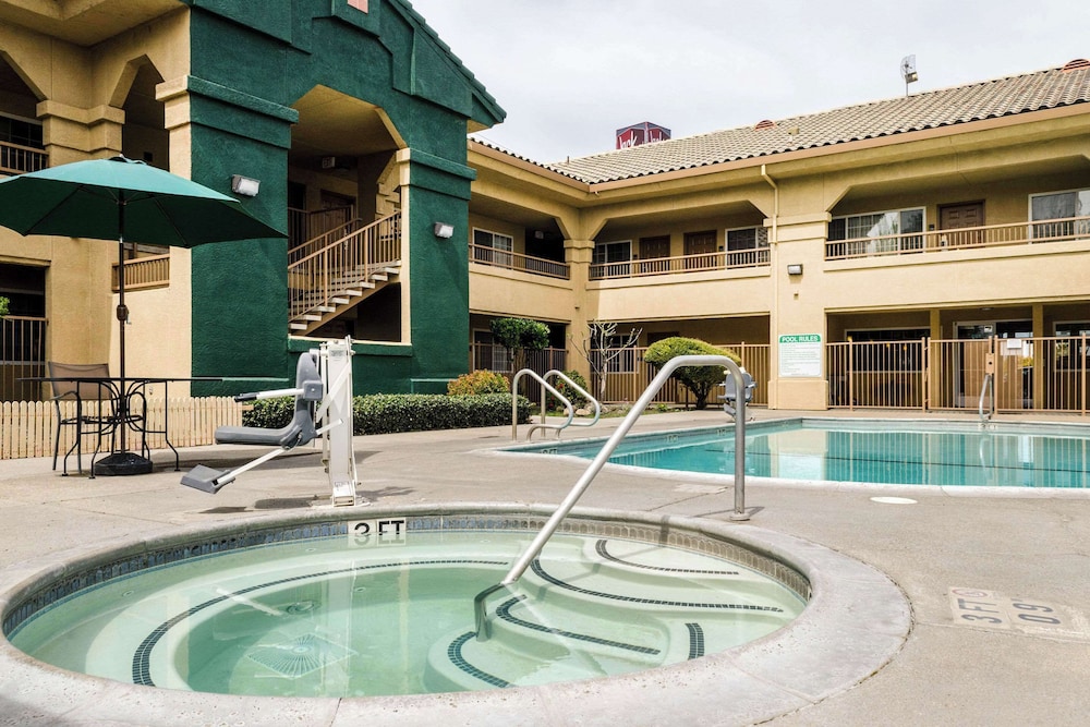 Quality Inn & Suites Lathrop South Stockton - photo 18