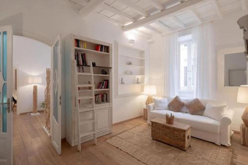 Spanish Steps Trevi Luma Suite — 4-Star Luxury Hotel in Rome, Italy
