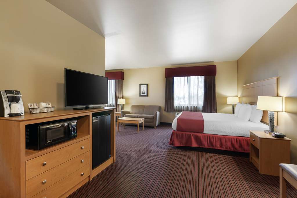 Best Western Golden Prairie Inn & Suites - photo 23