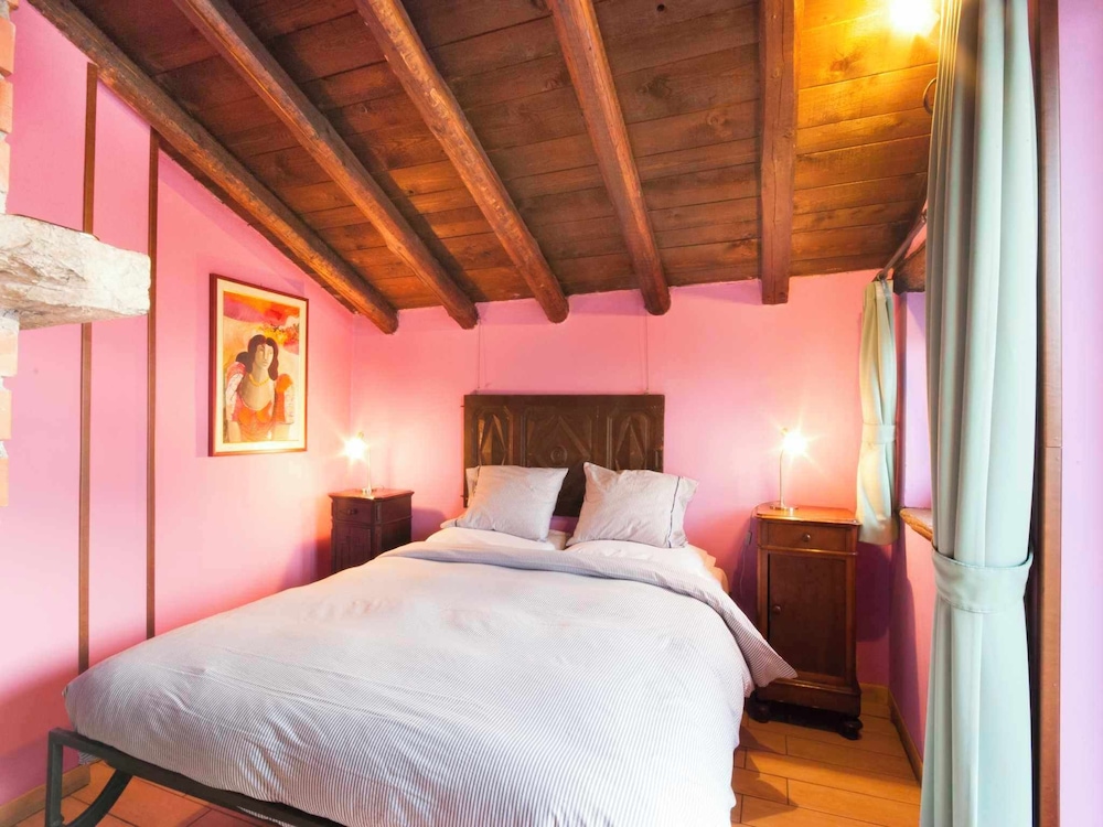 Agriturismo Al Marnich — 4-Star Luxury Hotel in Schignano, Italy