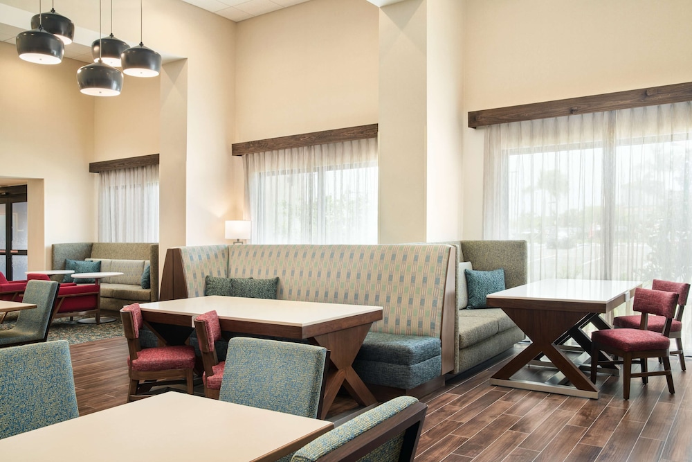 Hampton Inn Clewiston - photo 12