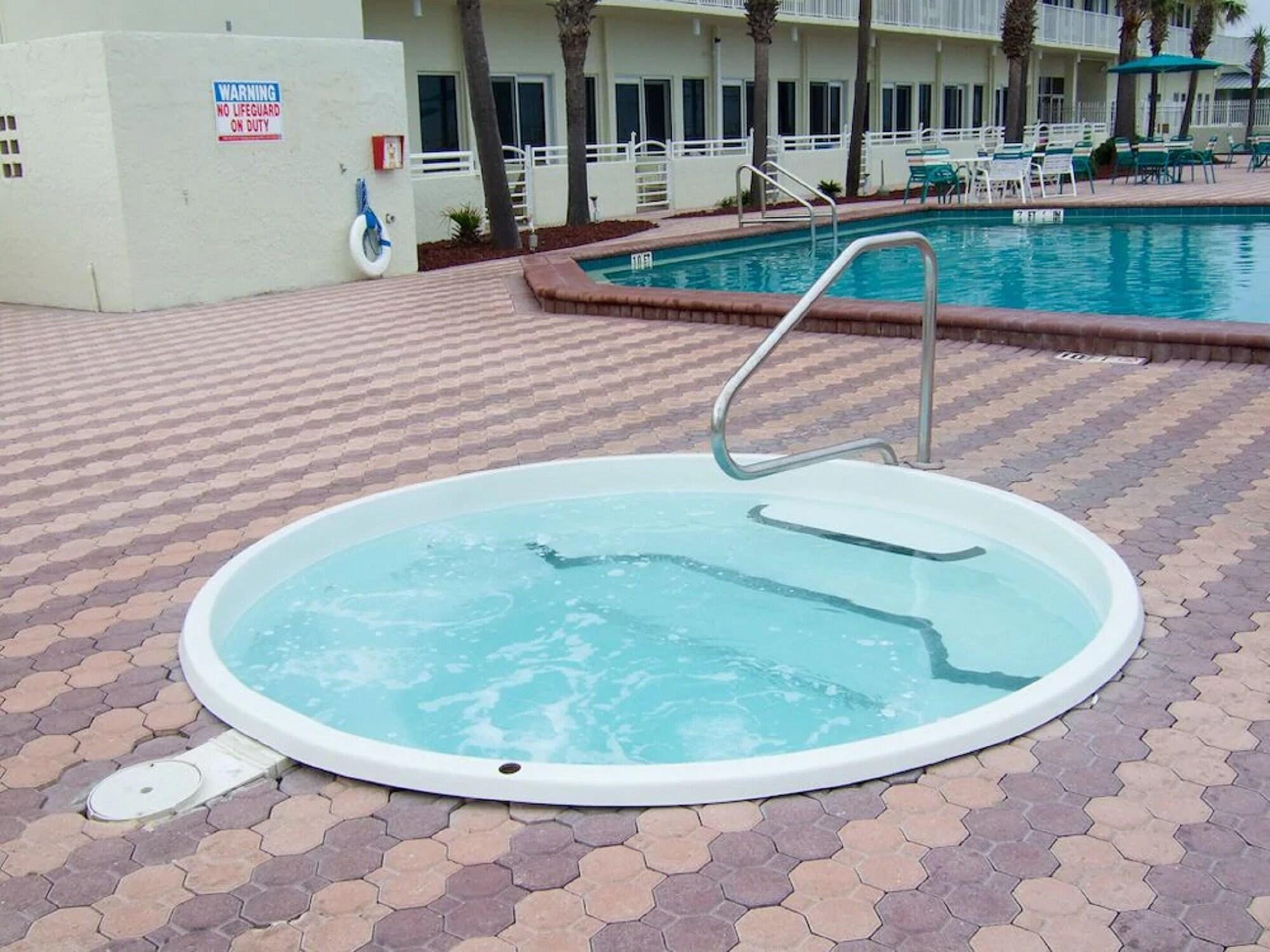 Harbour Beach Oceanfront Resort - photo 6