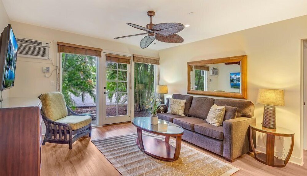 Lahaina Condo J107 2 Br Condo — 4-Star Luxury Hotel in Lahaina, United States