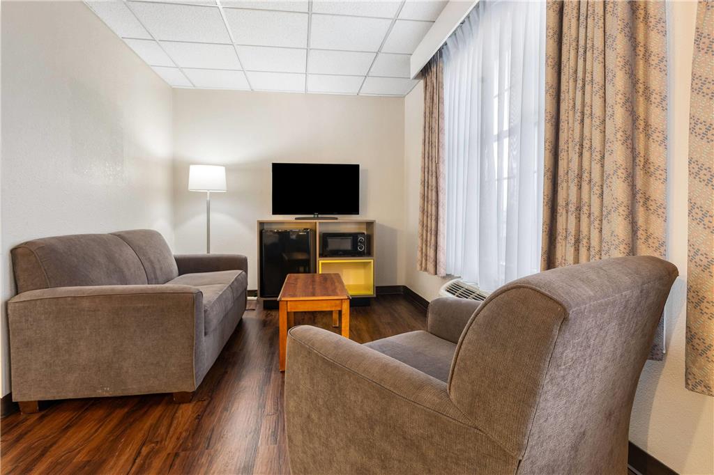 Days Inn by Wyndham Madisonville - photo 43